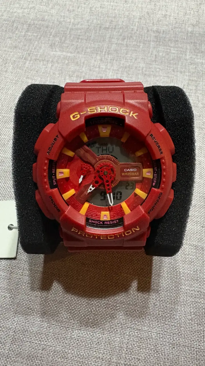 Reloj Casio G-Shock rojo resistente al agua - 1