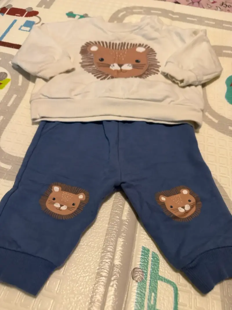 Conjunto de bebé con diseño de león - 2