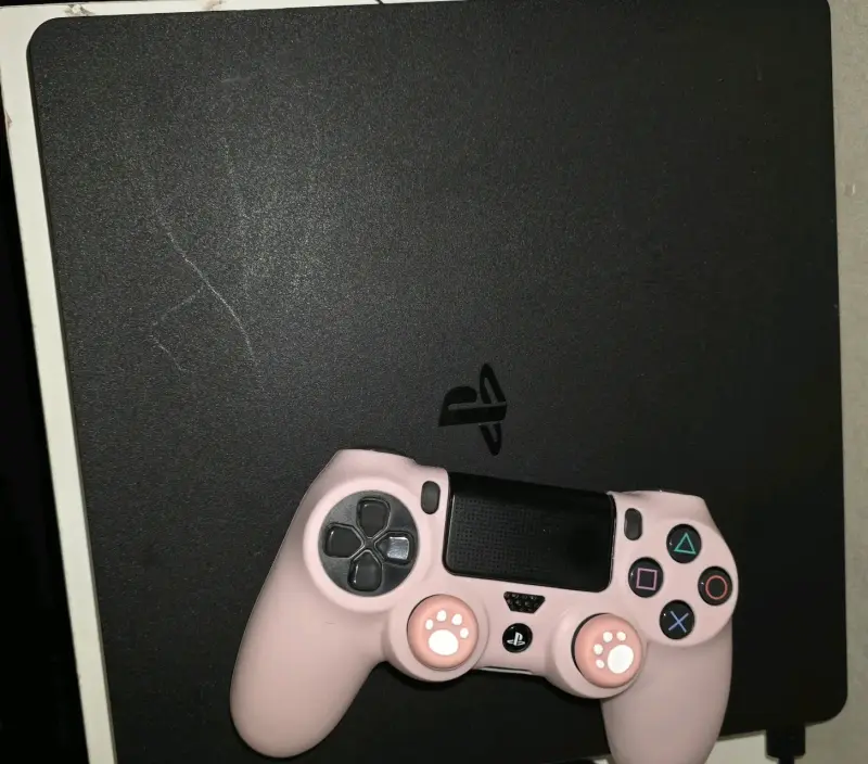 Consola PlayStation 4 con control - 1