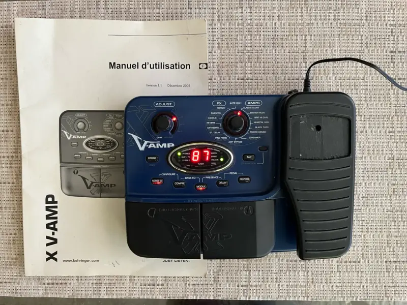 Pedal de efectos Behringer V-Amp con pedal de expresión - 2