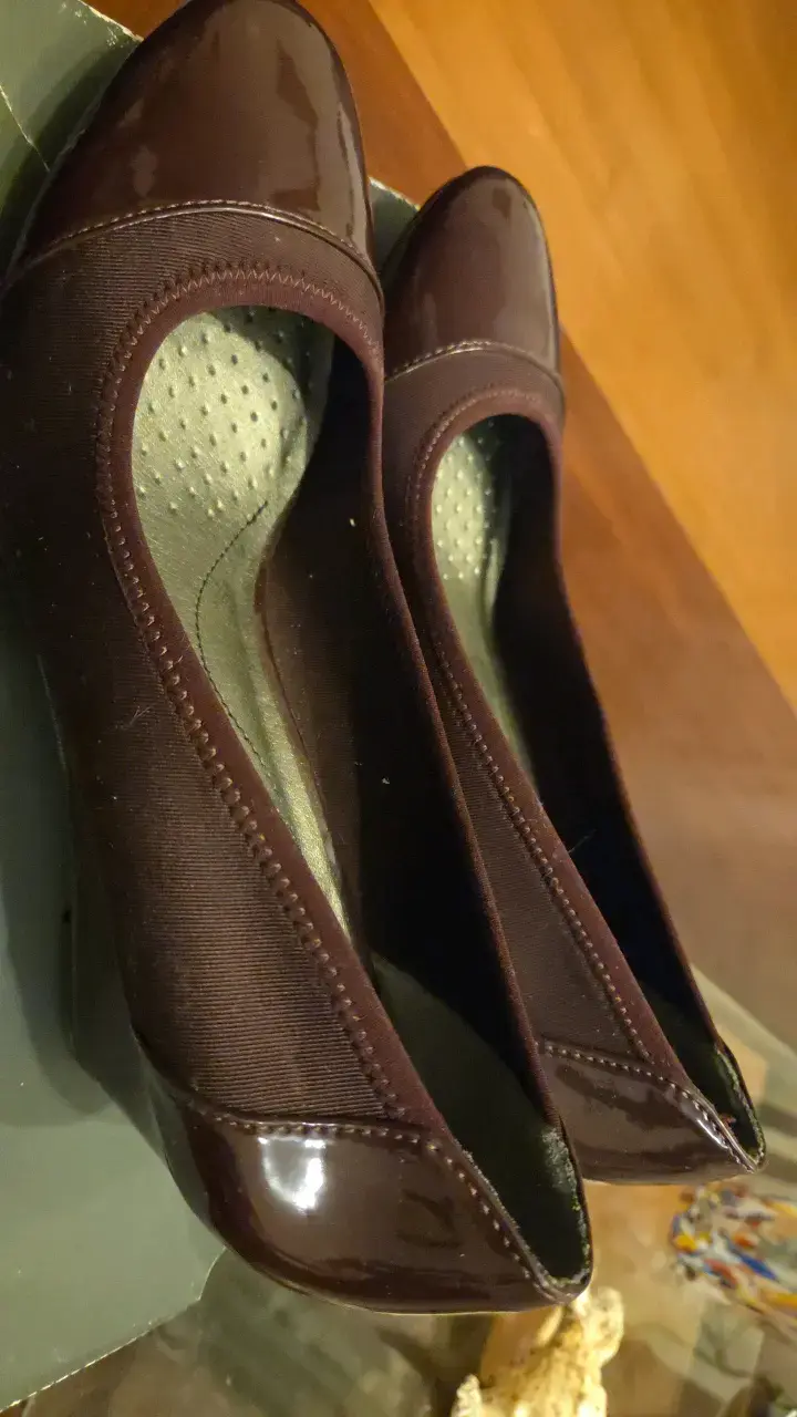 Zapatos de Tacón Bajo Color Burdeos - 2