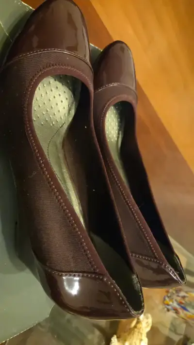 Zapatos de Tacón Bajo Color Burdeos - miniatura 2