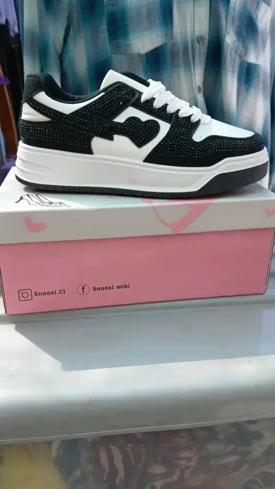Zapatillas casuales Snooxi en blanco y negro - miniatura 1