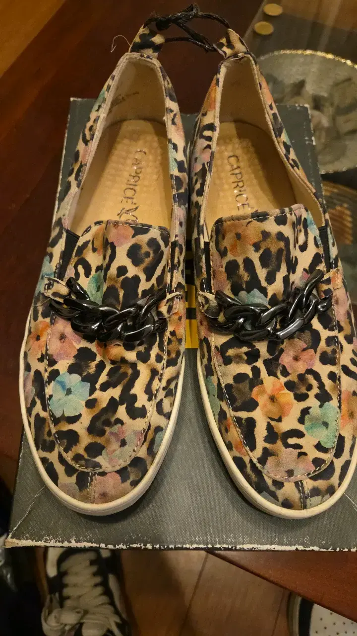 Mocasines Caprice con estampado animal print - 1