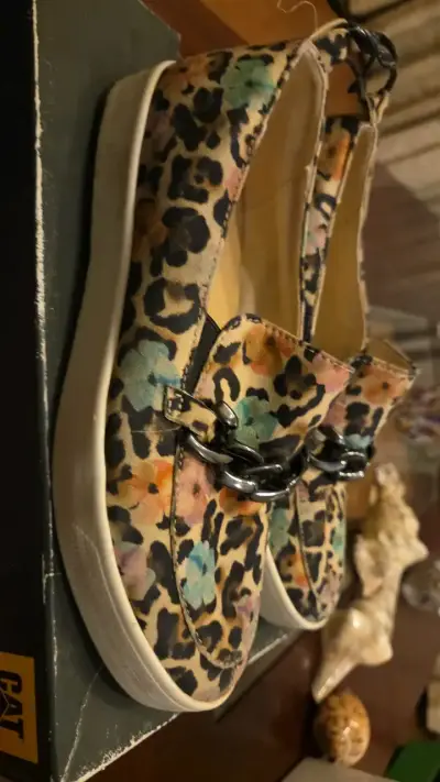 Mocasines Caprice con estampado animal print - miniatura 2