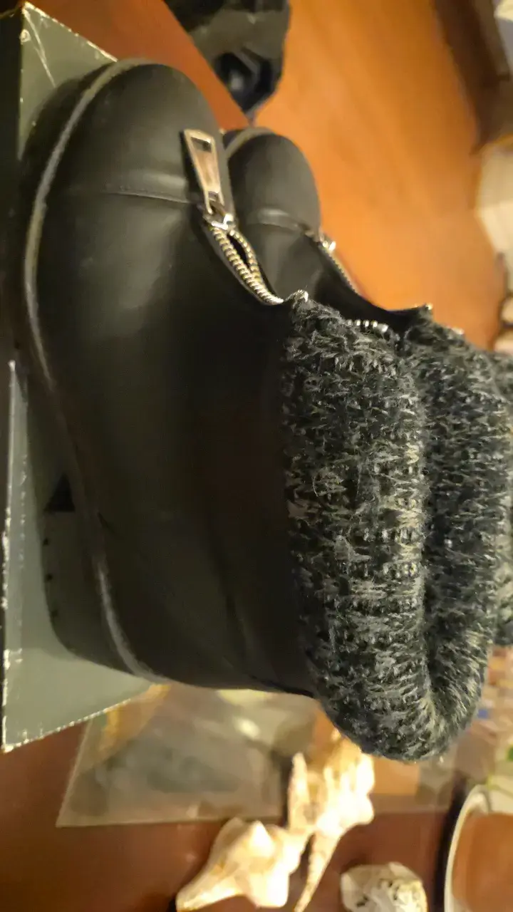 Botines de cuero negro con forro de lana - 1