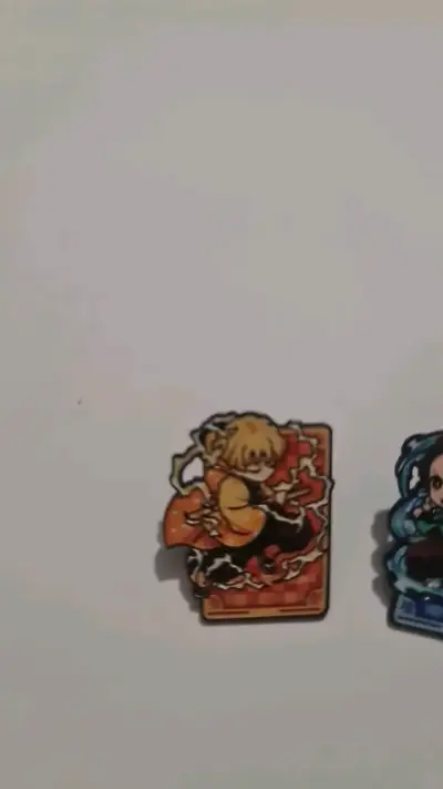 Set de pines de personajes anime - miniatura 3