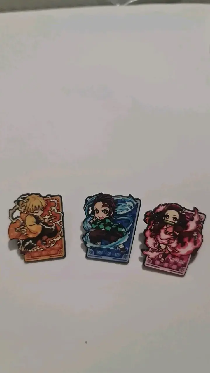Set de pines de personajes anime - 5