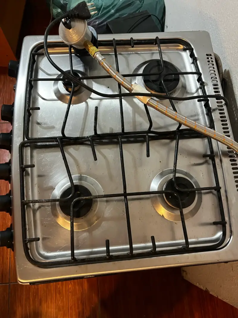 Cocina a gas Whirlpool de 4 quemadores - 4