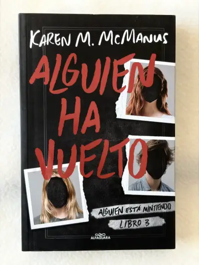 Libro 'Alguien Ha Vuelto' de Karen M. McManus - miniatura 1