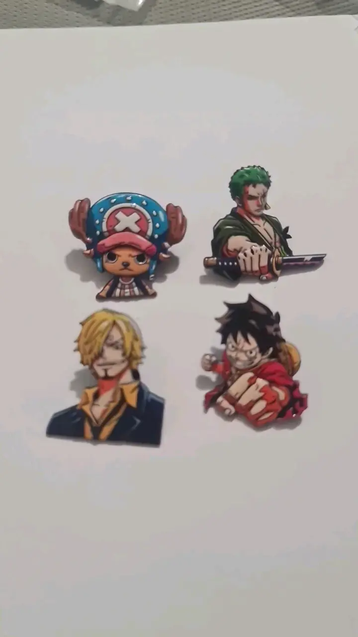 Set de pines de personajes de anime - 4