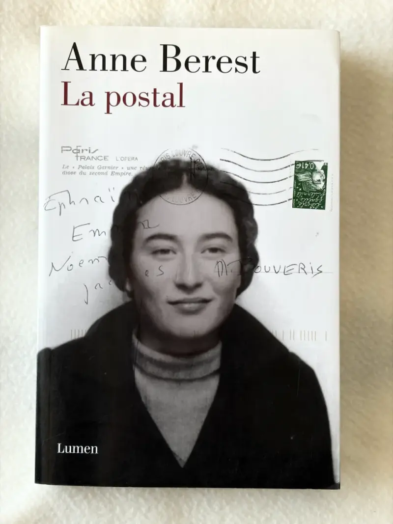Libro 'La postal' de Anne Berest - 1