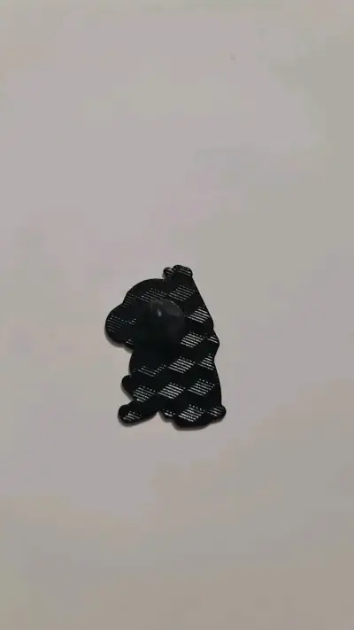 Pin de personaje anime con diseño único - miniatura 5