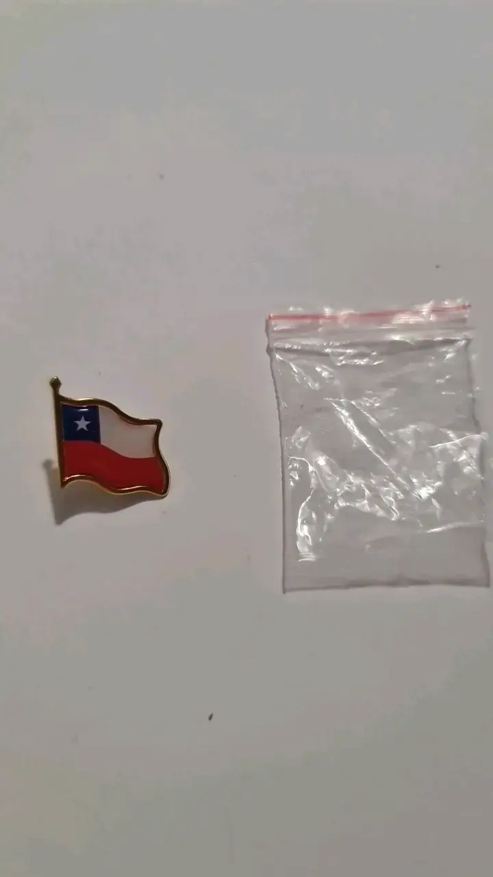Pin de solapa bandera de Chile - 1