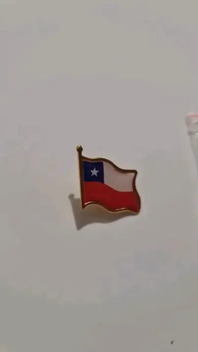 Pin de solapa bandera de Chile - miniatura 2
