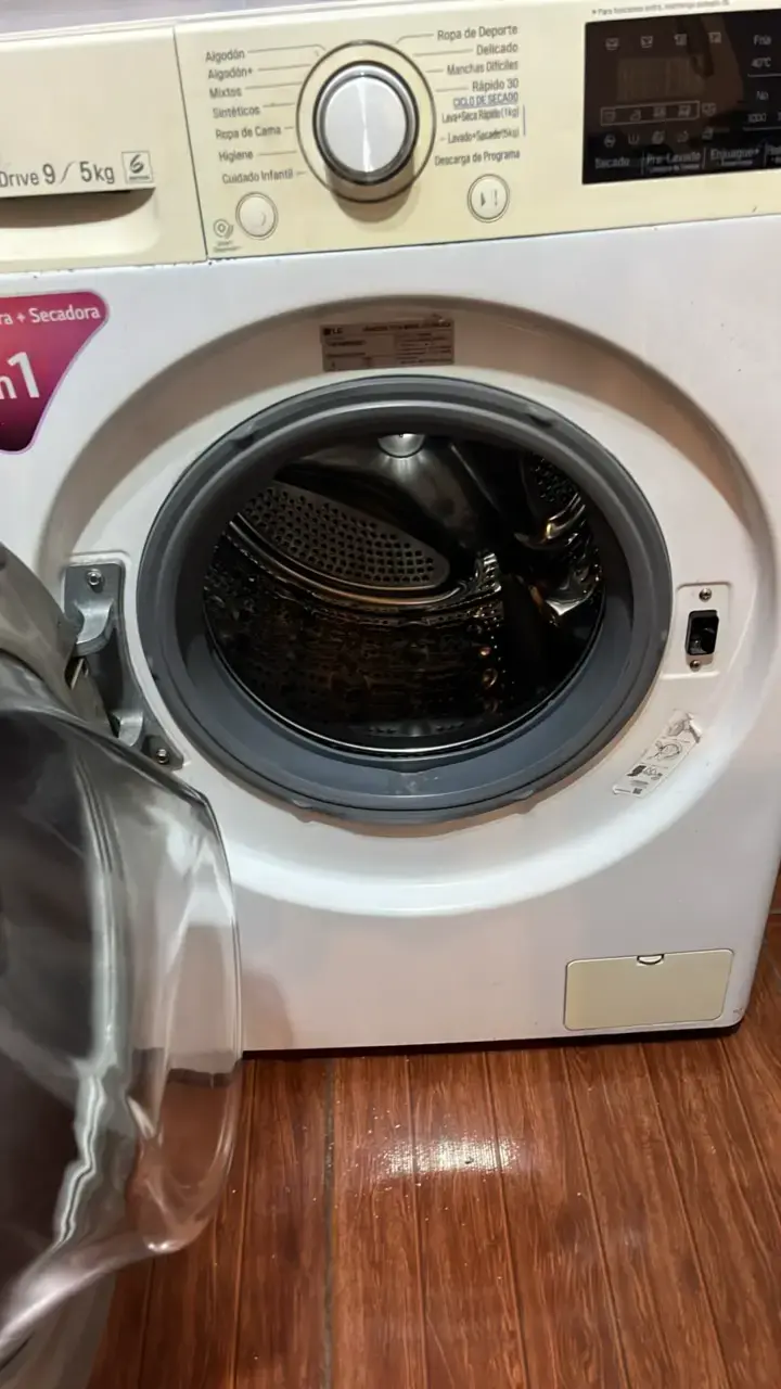 Lavadora Secadora LG Direct Drive 9/5 kg - 3