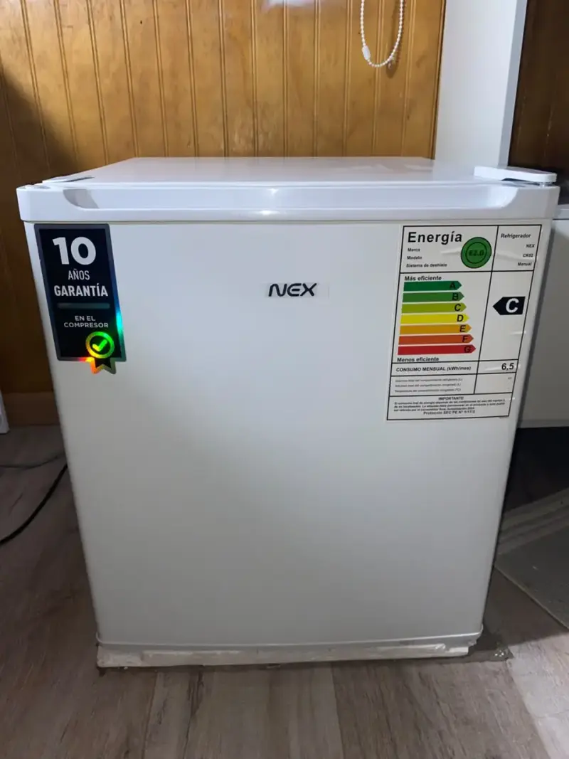 Refrigerador pequeño Nex - 1
