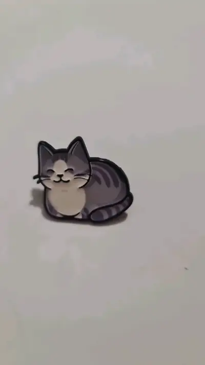 Pin de gato sonriente en esmalte - miniatura 2