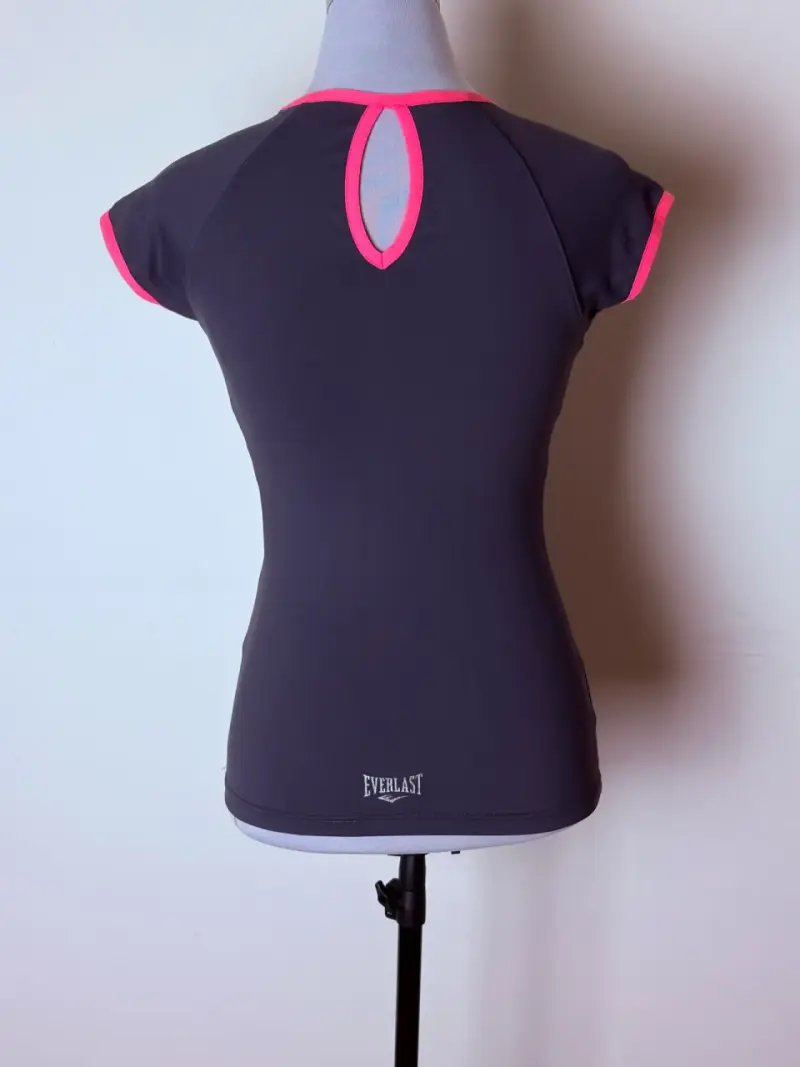 Polera deportiva Everlast gris/detalles  rosados - 3