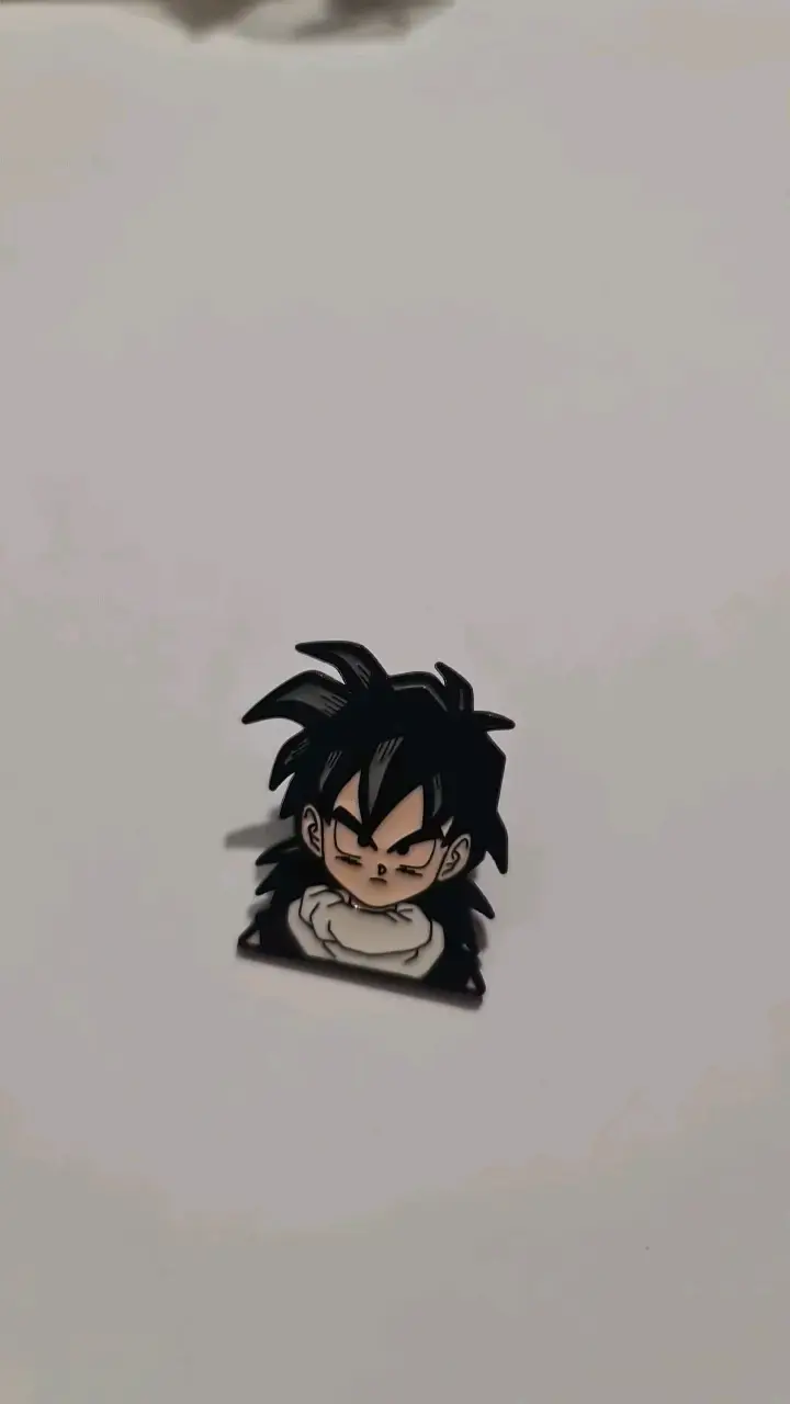 Pin de personaje anime estilo Goku - 2