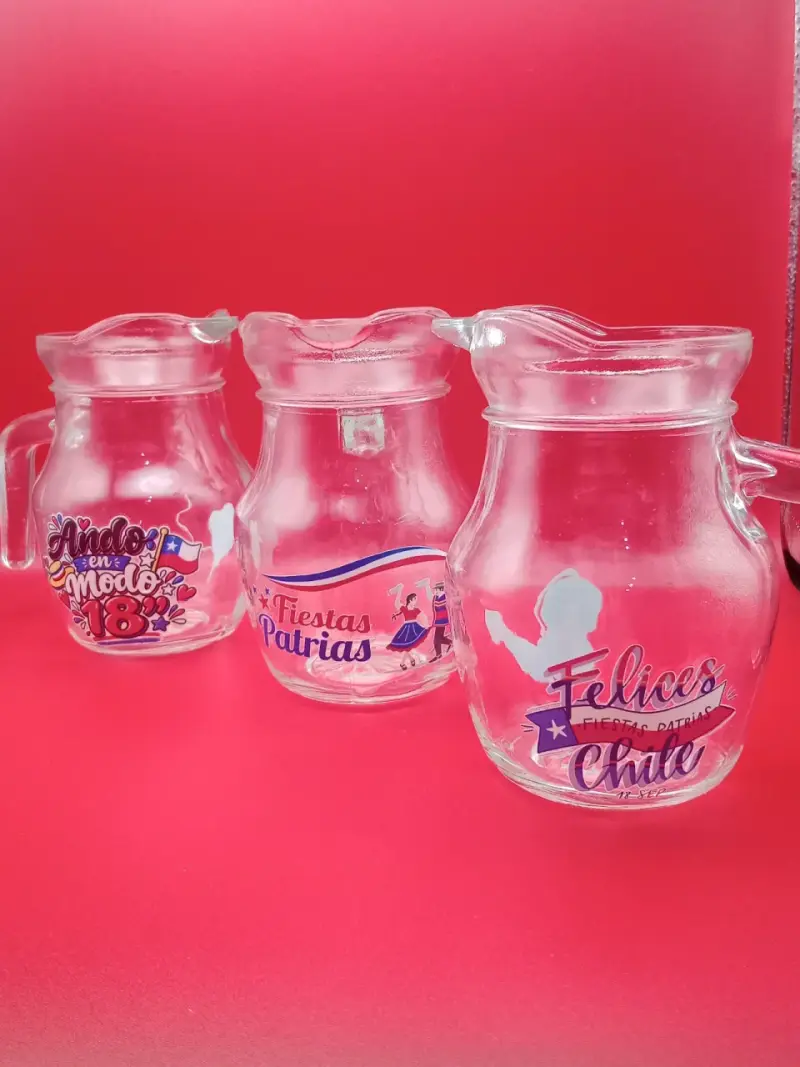 Vasos de vidrio y plástico con frases chilenas - 6
