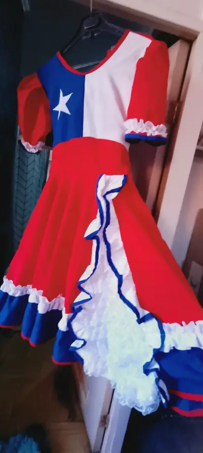 Vestido típico chileno para fiestas patrias - miniatura 2