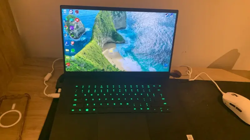 Laptop Razer Blade 15 con NVIDIA RTX 2080 super - 1