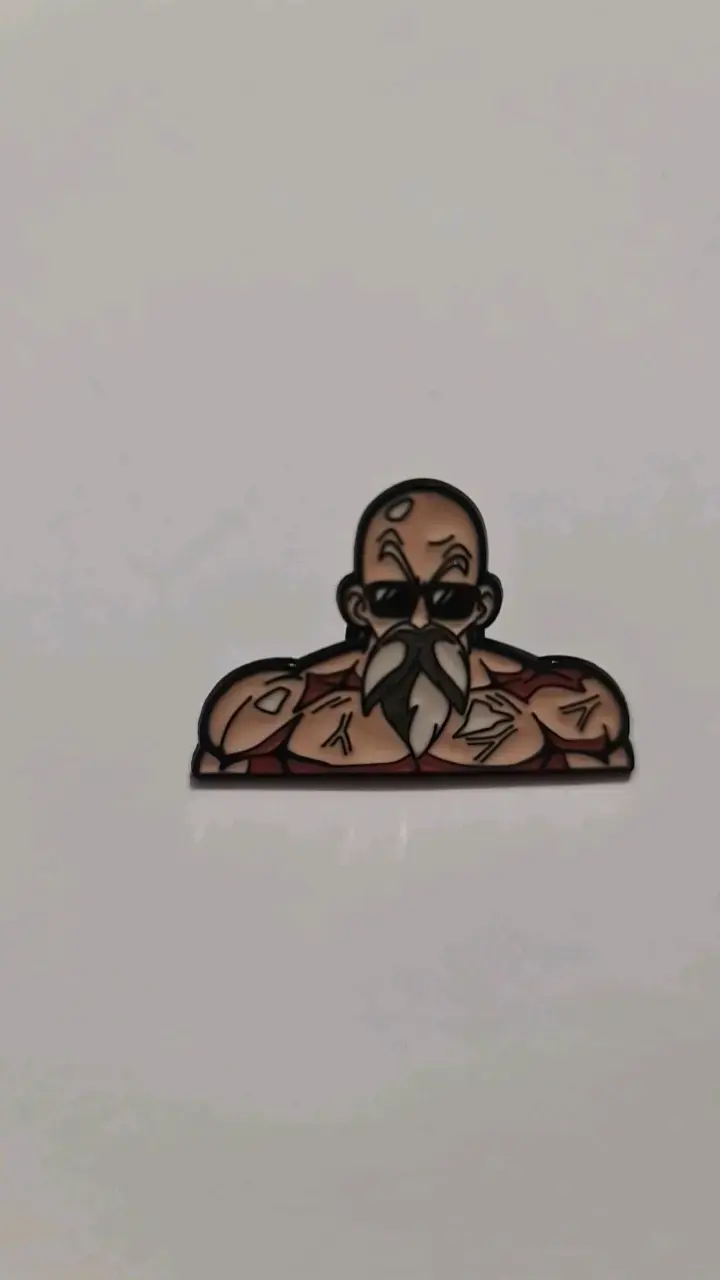 Pin de personaje calvo con barba y tatuajes - 1