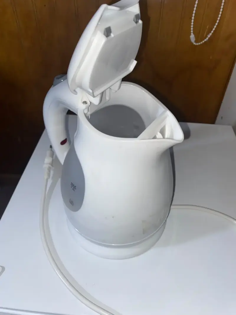 Hervidor eléctrico Recco 1.2L blanco - 3