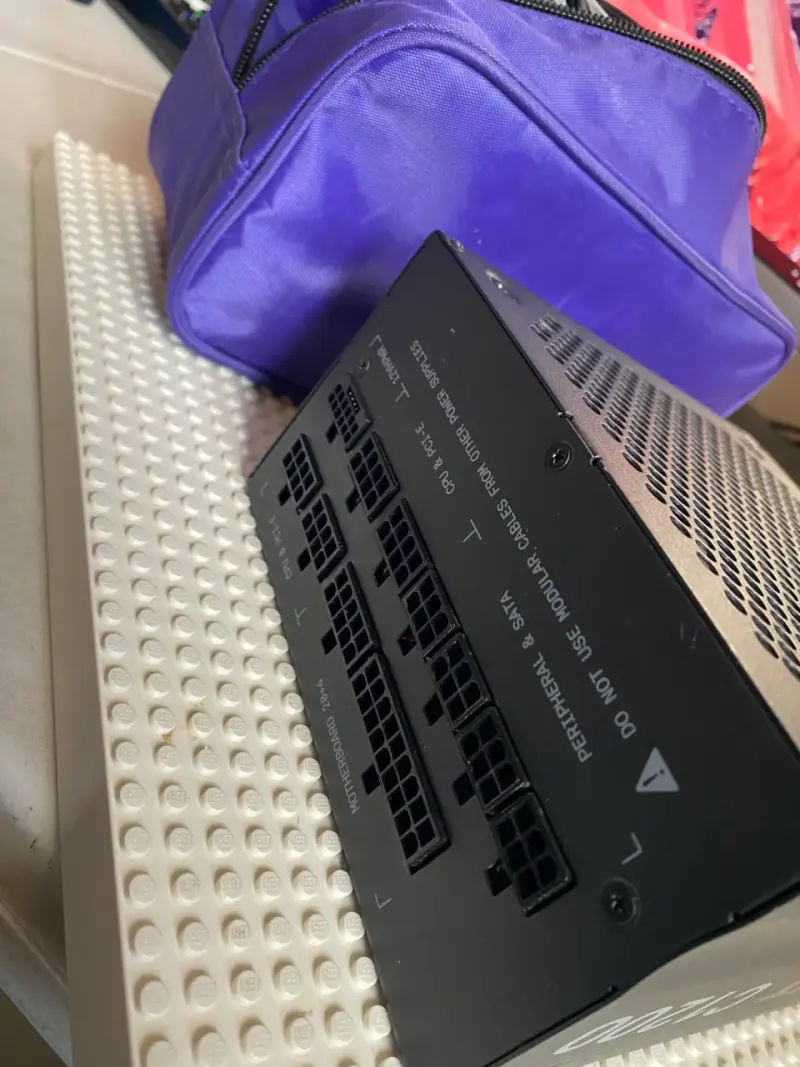 Fuente de Poder NZXT C1200 con Cables Modulares - 5