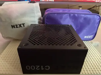 Fuente de Poder NZXT C1200 con Cables Modulares - miniatura 6