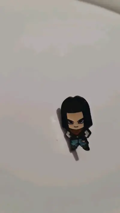 Pin de personaje anime estilo chibi - miniatura 2