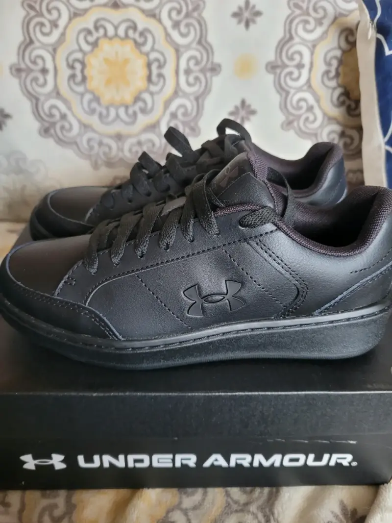 Zapatillas negras Under Armour casuales - 2