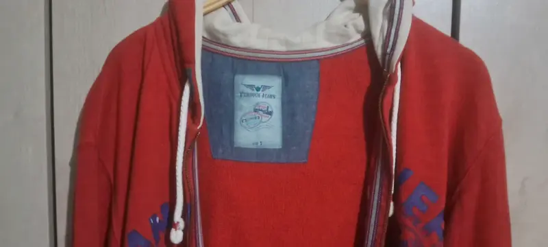 Polerón rojo con capucha Ferouch Jeans - 3