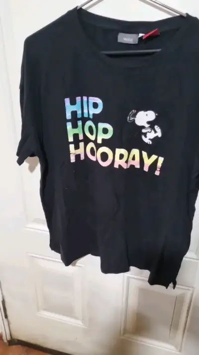 Polera negra Snoopy Hip Hop Hooray - miniatura 1