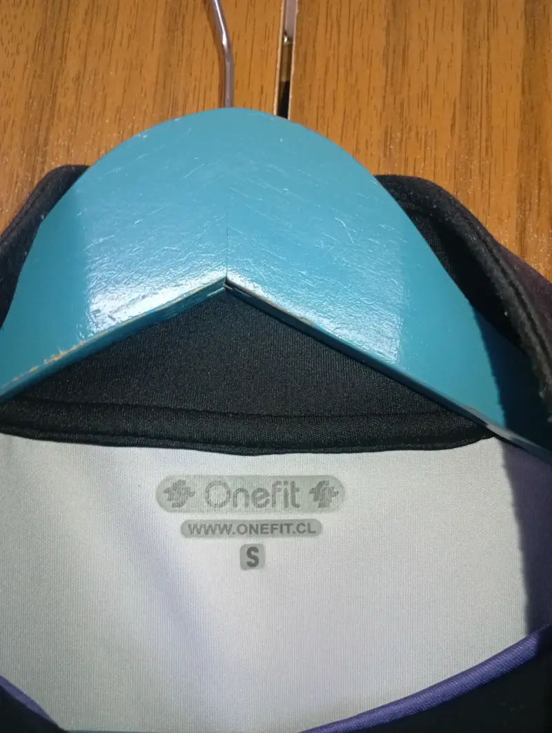 Polerón deportivo Onefit morado y negro - 3