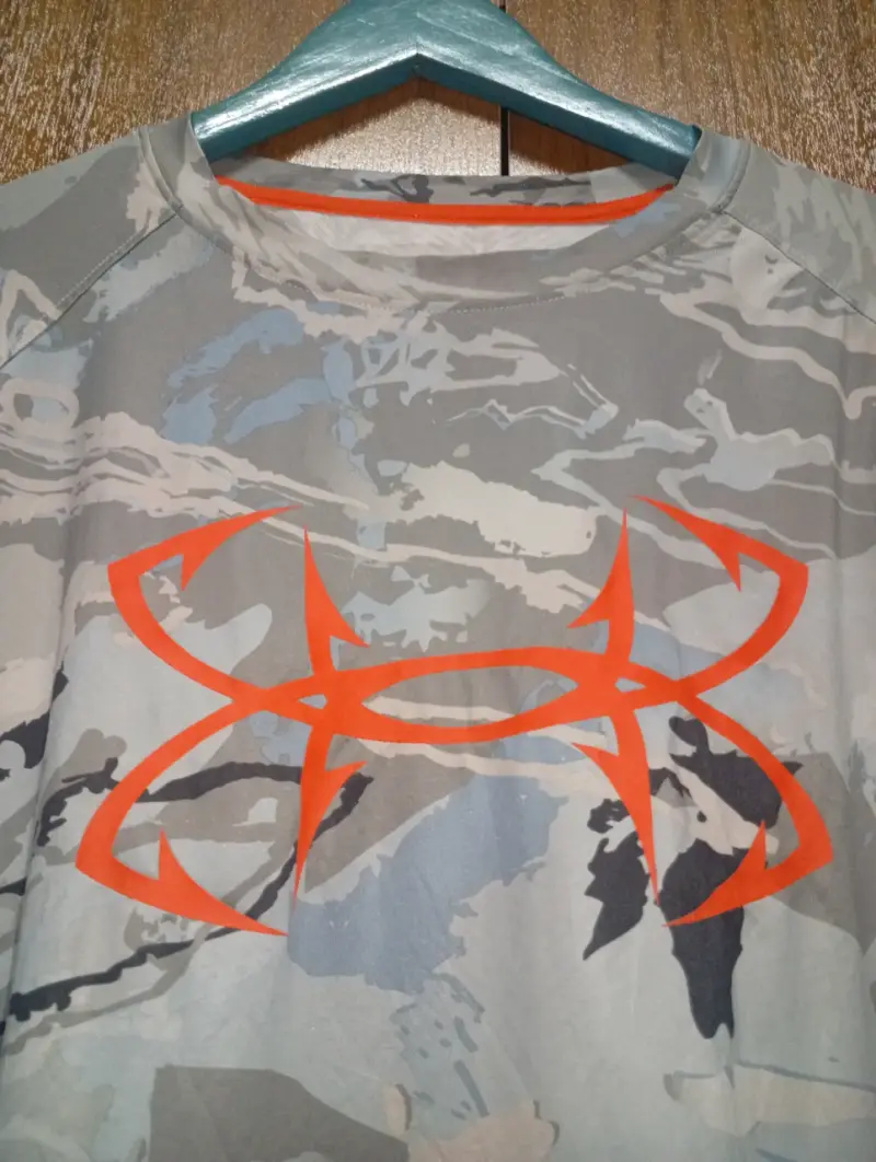Polera deportiva camuflaje Under Armour - 2