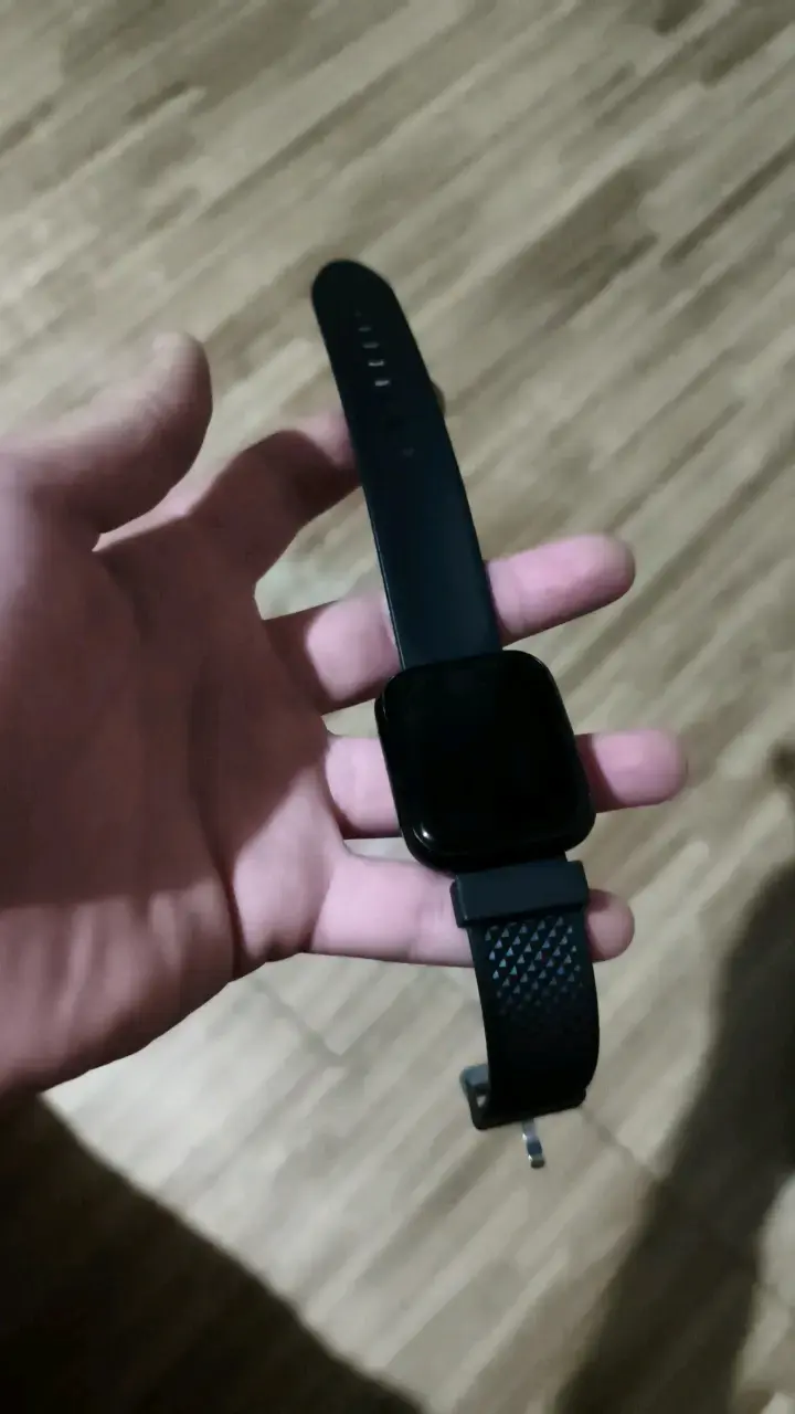 Reloj inteligente negro con correa ajustable - 3
