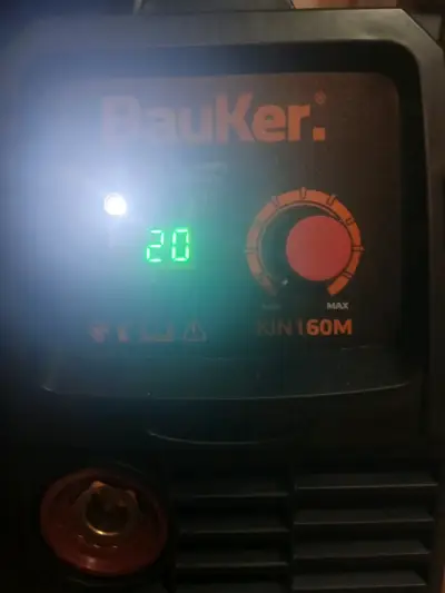 Soldadora Bauker KIN160M con ajuste de potencia - miniatura 1