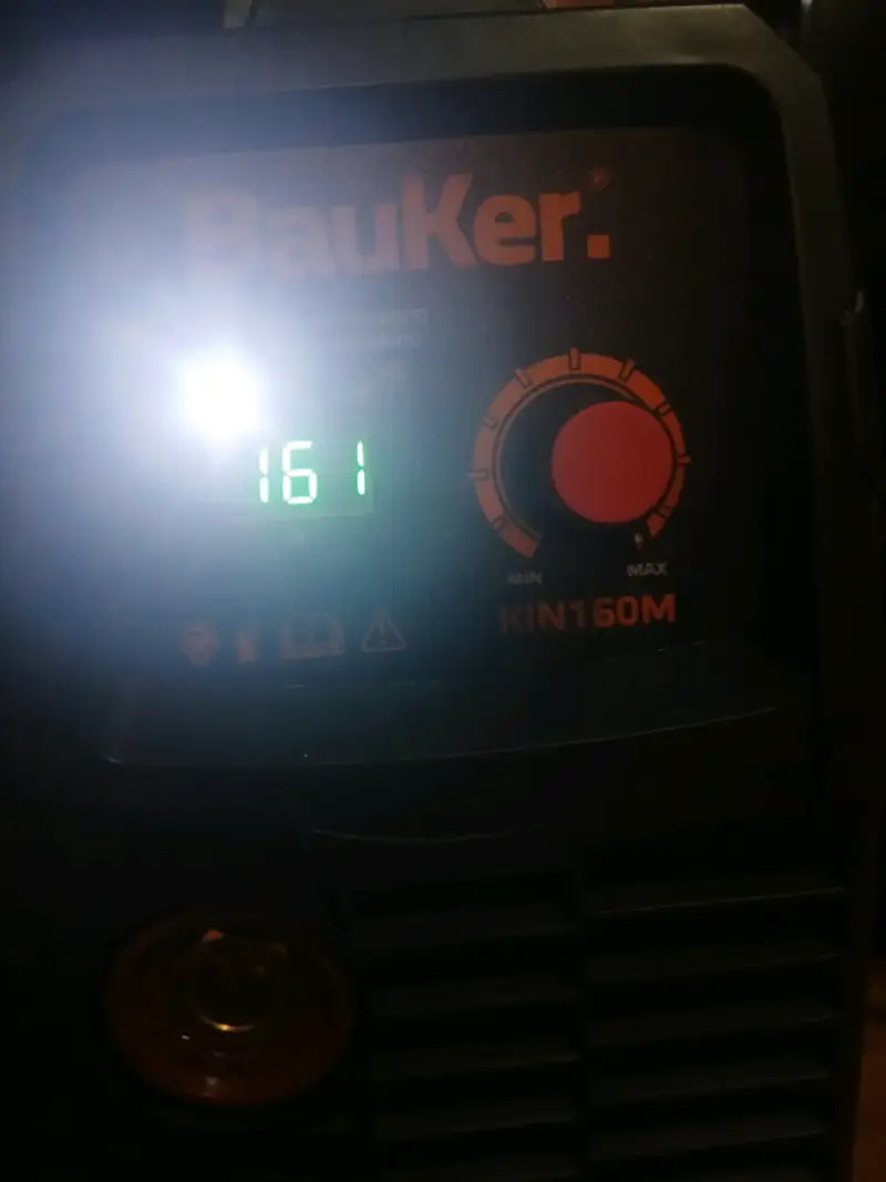 Soldadora Bauker KIN160M con ajuste de potencia - 2