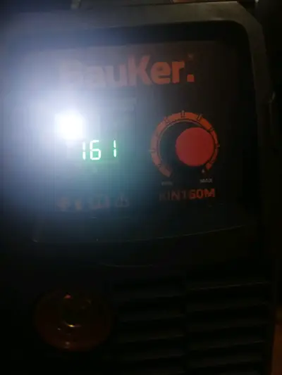 Soldadora Bauker KIN160M con ajuste de potencia - miniatura 2
