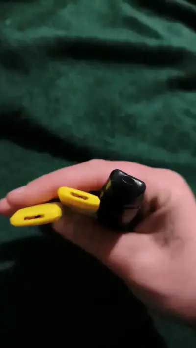 Vaporizadores portátiles recargables amarillos - miniatura 2