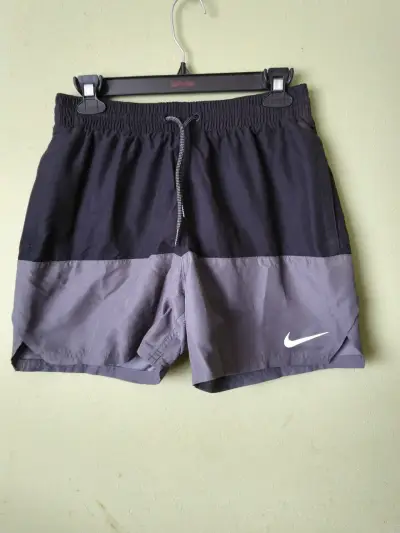 Shorts deportivos Nike bicolor para hombre - miniatura 1