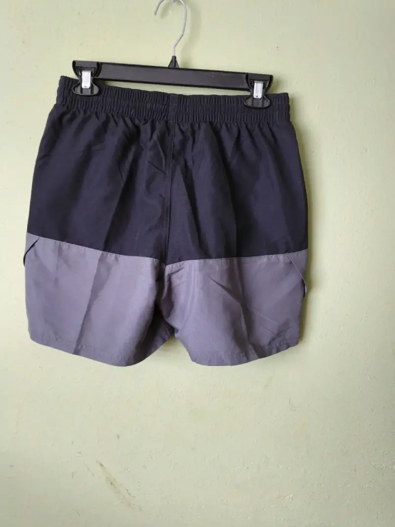 Shorts deportivos Nike bicolor para hombre - 2