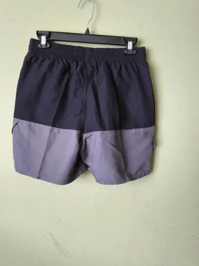 Shorts deportivos Nike bicolor para hombre - miniatura 2