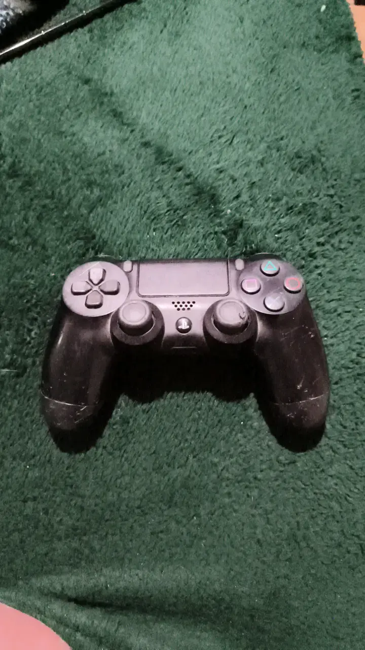 Control inalámbrico para PlayStation 4 usado - 1