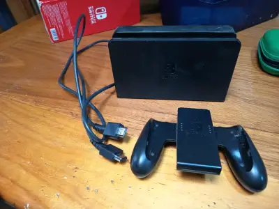 Consola Nintendo Switch con accesorios y estuche - miniatura 5