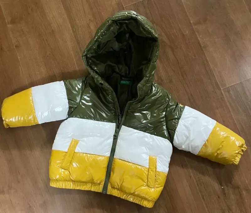 Chaqueta acolchada para niños con capucha - 2