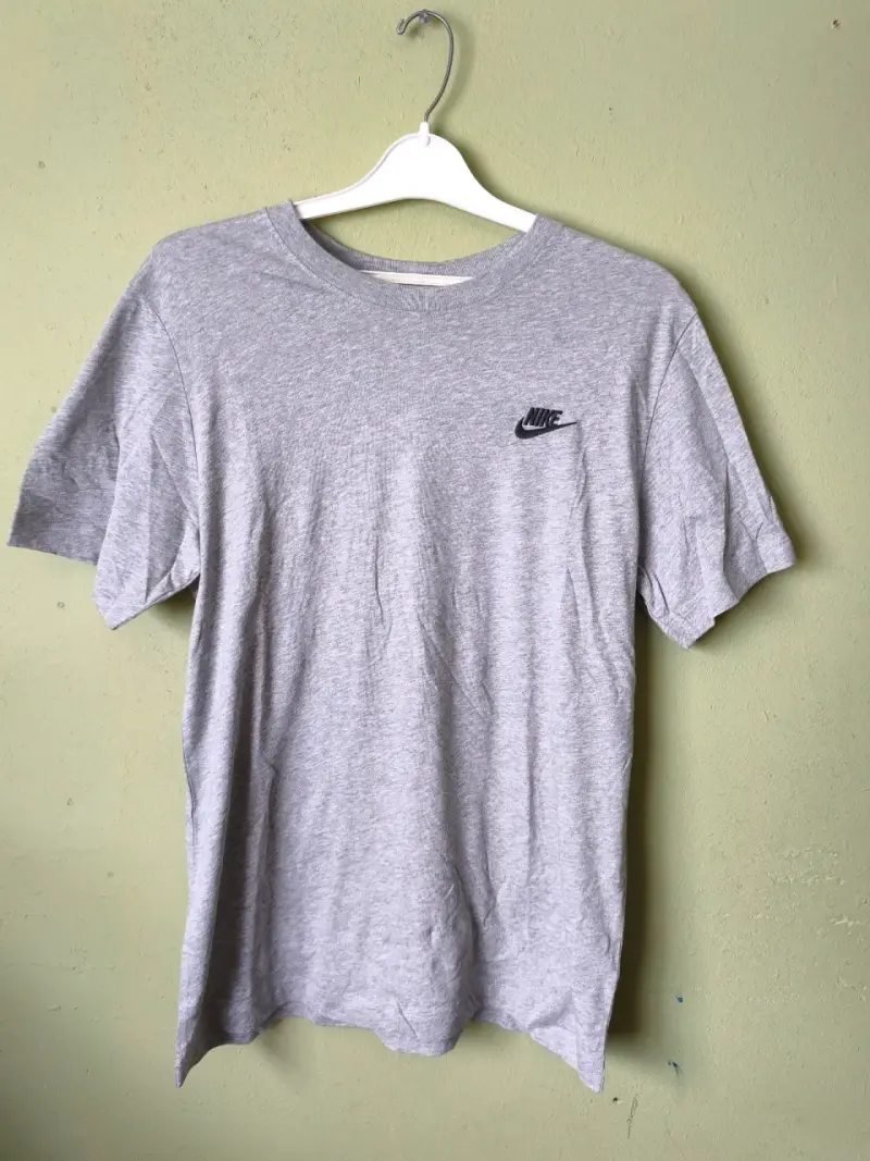 Polera Nike gris para hombre - 1