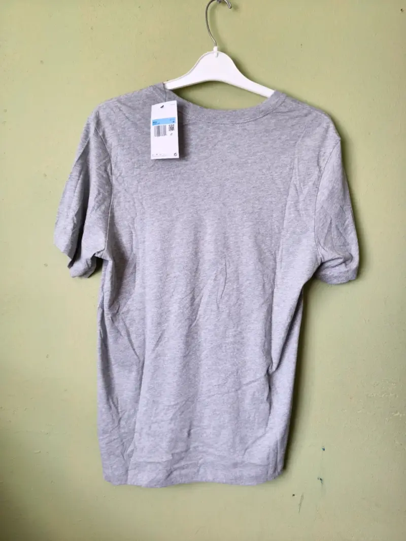 Polera Nike gris para hombre - 2